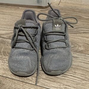 adidas toddler Gray Knit Sneaker Shoes size 7